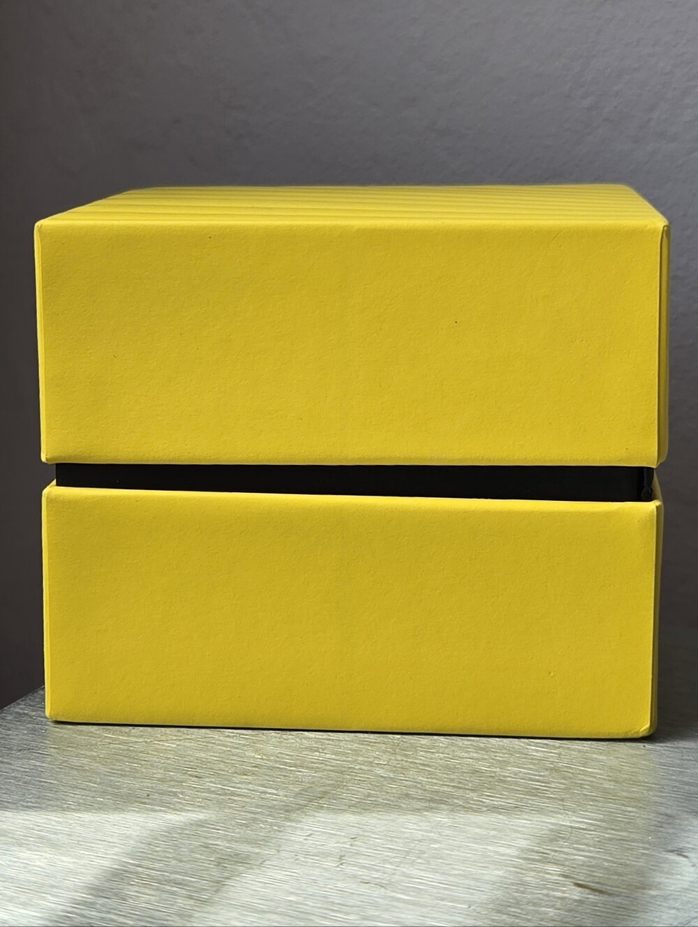 Invicta Empty Watch Box Yellow Invincible - Picture 4 of 9